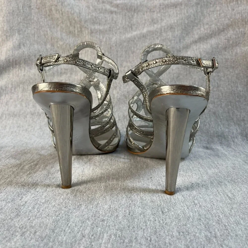 Via Spiga Silver Leather Strappy Sandals.  Size 7 - Picture 6 of 13